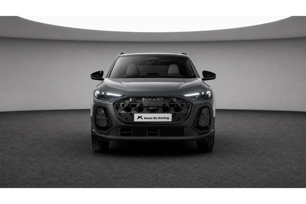 Audi Q5 2.0 TFSI e-hybrid quattro S edition Competition 367 PK · Glazen panoramadak · Tech pro · B&O premium 3D