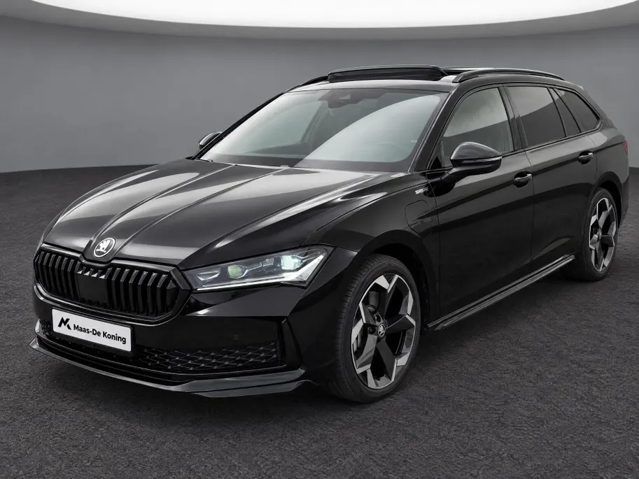 Škoda Superb 1.5TSI PHEV 150kW/204PK Sportline · Panoramadak · Trekhaak · Leder/Alcantara · Garantie t/m 17-06-2027