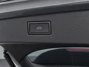Volkswagen Tiguan 1.5eTSI/150PK R-Line · Panoramadak · Trekhaak · 360°Camera + Parkeersensoren · Garantie t/m 28-03-2028 of 100000km.