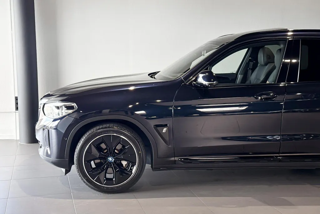 BMW iX3 High Executive 80 kWh