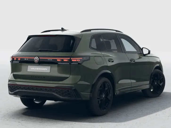 Volkswagen Tiguan R-Line Edition 1.5 eHybrid 272 PK 6 versn. DSG · Black Style Pakket · Interieur Style Pakket · Panoramaschuif-kanteldak · Trekhaak inklapbaar, met elektrische ontgrendeling, incl. aanhangermanoeuvreerhulp Trailer Assist · Prijs is inclusief inruilpremie ·