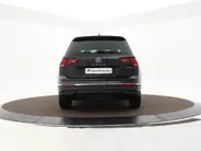 Volkswagen Tiguan 1.4 TSI eHybrid 245pk DSG Life Business · Camera · Inklap. Trekhaak · Stuur- & Stoelverwarming · Apple/Android Car Play · Elek. Achterklep ·