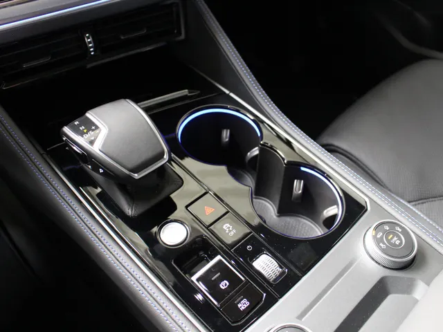 Volkswagen Touareg 3.0 TSi R 4-Motion 462 PK | Panoramadak | Head-Up display | Climate Seats | Keyless | Dynaudio |  Matrix Led