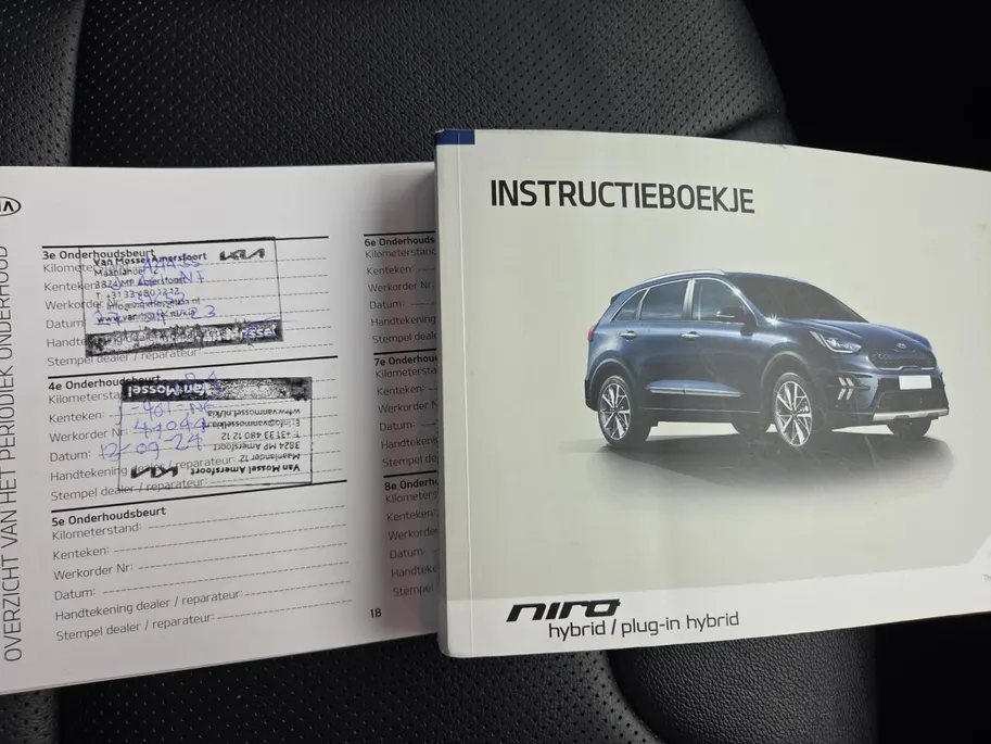 Kia Niro 1.6i Hybrid DynamicPlusLine Dealer onderhouden | Trekhaak | Stoel/stuurverwarming | Dodehoek detectie | Leder | Camera | Carplay & Android | Cruise Control Adaptief | Fabrieksgarantie t/m 23-9-2027 | NAP