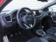 Kia ProCeed 1.4 T-GDI GT-Line | Trekhaak | Stuur-/stoelverwarming | Schuifdak | Camera | Cruise | Navi | 17" LM | Clima | LED |