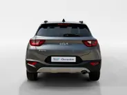 Kia Stonic 1.0 T-GDi MHEV DynamicPlusLine | Apple Carplay / Android Auto | Navigatiesysteem | Stoel + Stuurverwarming | Licht + Regensensor | Parkeersensoren + Camera Achter | Cruise Control | 16' Lichtmetalen Velgen