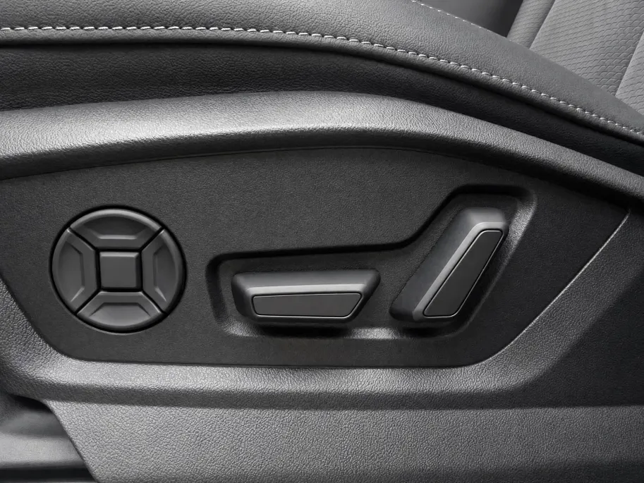Audi Q8 60 TFSIe 490pk Tiptronic Quattro Pro Line S Comp · 360 Camera · Luchtvering · Laser LED · Wegklapbare Trekhaak · Elek. Voorstoelen · Nachtzicht · 23'' Inch · Garantie t/m 11-03-2031 of 100.000km
