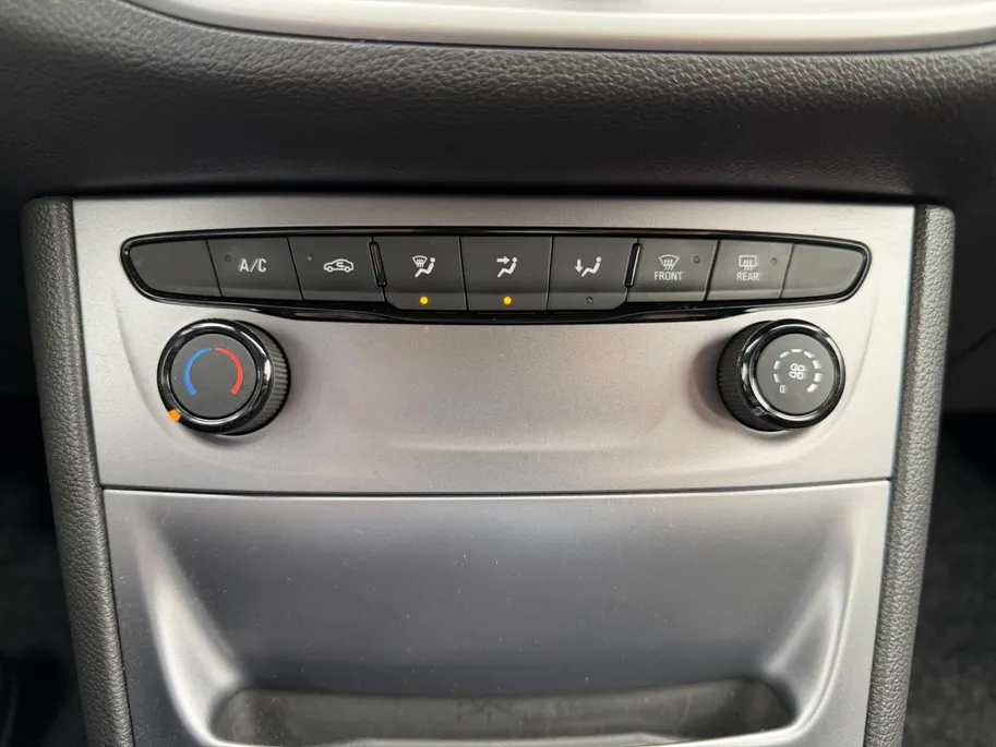 Opel Astra 1.0 Online Edition | NL auto | Cruise control | Navigatie | Parkeersensoren voor en achter | Achteruitrijcamera | 16' lichtmetalen velgen | Airco |  Bovag garantie |