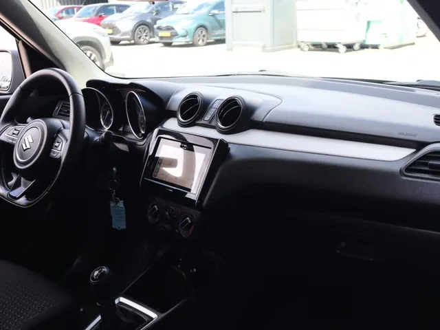 Suzuki Swift 1.2 Select Hybrid Adaptive Cruise | Carplay