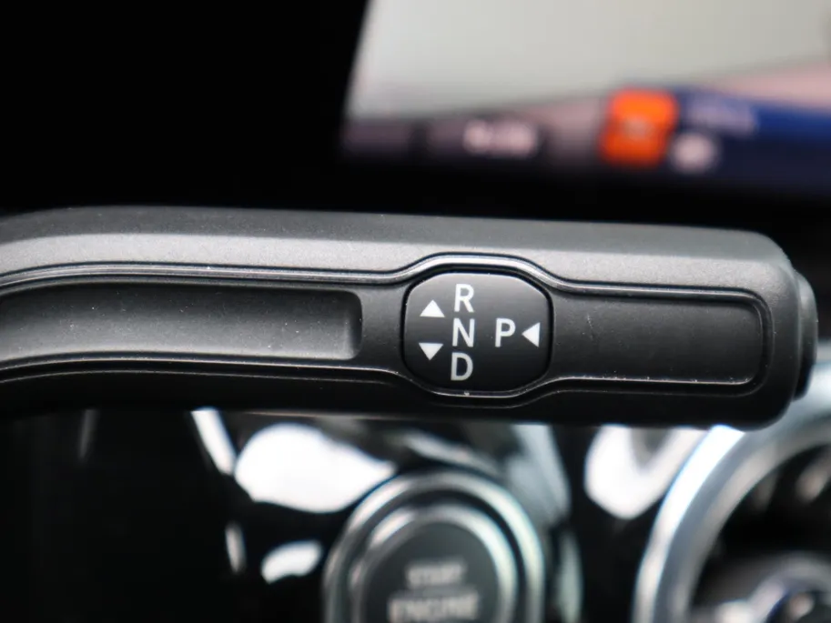 Mercedes-Benz GLA 250 e Business Solution AMG l Keyless l Panoramadak l Stoelverwarming