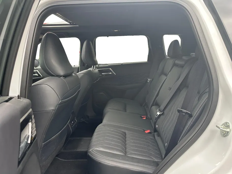 Mitsubishi Outlander 2.4 PHEV Instyle | Pano | Stoel Verkoeling | ACC |