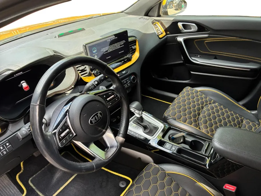 Kia XCeed 1.6 GDi PHEV DynamicPlusLine STOELVERWARMING | NAVI | LM VELGEN | TREKHAAK
