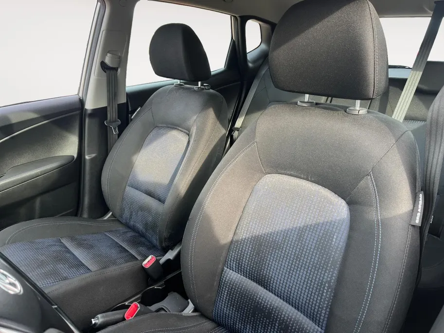Hyundai ix20 1.4i i-Drive | Airco| Hoog zitter| Lichtmetalen velgen| Metallic lak| Elec. ramen| Radio| Nette auto!