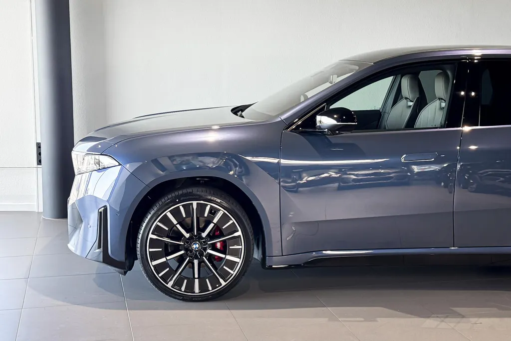 BMW iX3 50 xDrive 113 kWh