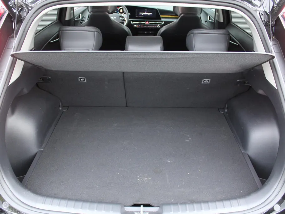 Kia Niro EV DynamicPlusLine 64.8 kWh | 17' LM | Schuif / Kantel dak | Navi | Cruise | Airco | Camera | 17% bijtelling |