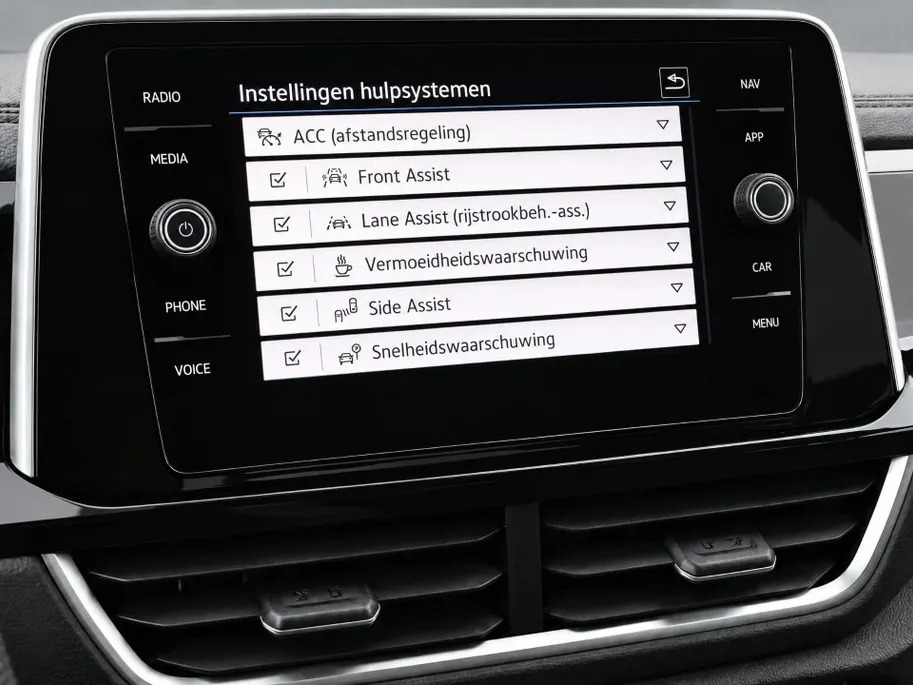 Volkswagen T-Roc 1.5 TSI 150pk DSG R-Line · Camera · Keyless · Dodehoeksensor · Stoelverwarming · ACC · Elek. Achterklep · 18'Velgen · Garantie t/m 19-02-2027