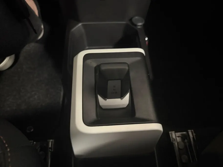 Dacia Spring Extreme 65 26.8 kWh AIRCO NAVIGATIE APPLE CARPLAY/ANDROID AUTO CRUISE CONTROL ACHTERRUIT RIJ CAMERA PARKEERSENSOREN VOOR/ACHTER DEALER ONDERHOUDEN