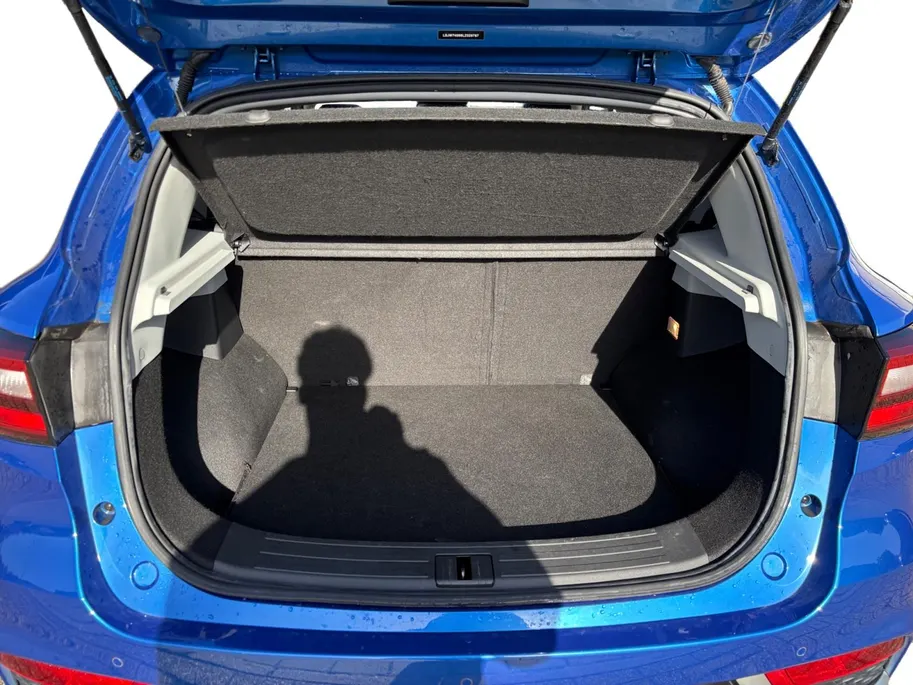 MG ZS EV MG Luxury 45 kWh | NL-AUTO | PANO | Trekhaak |12 MAANDEN BOVAG GARANTIE |