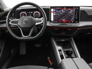 Volkswagen Passat Variant 1.5 eTSI 150pk DSG Elegance Business · Camera · Wegklapbare Trekhaak · Apple/Android Car Play · Dodehoeksensoren · P-Sensoren · 17'' Inch · Garantie t/m 18-06-2028 of 100.000