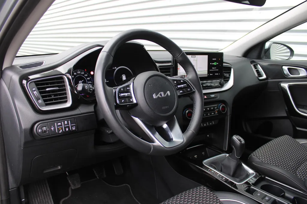 Kia Ceed Sportswagon 1.0 T-GDi DynamicPlusLine | Airco | Cruise | Camera | Navi | 16' LM |