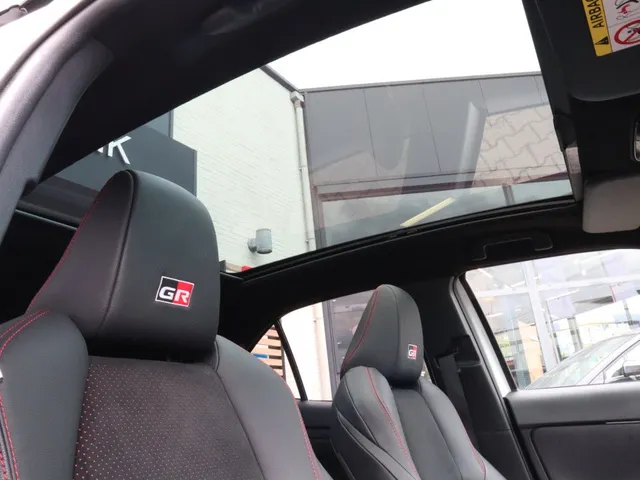 Toyota Yaris Cross 1.5 Hybrid GR Sport | Panoramadak | JBL | Blindspot | HUD