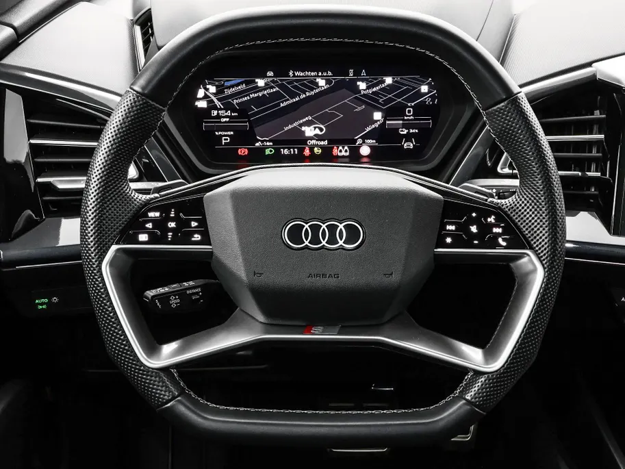 Audi Q4 Sportback e-tron 40 S edition 204 PK 77 kWh · SOH 96,3% · Panoramadak · Camera · Apple/Android Car Play · Navigatie · Head-Up Display ·