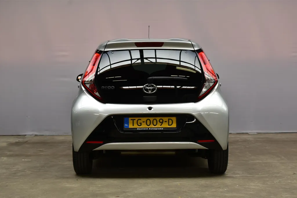 Toyota Aygo 1.0 VVT-i X First I Apple Carplay - Android Auto