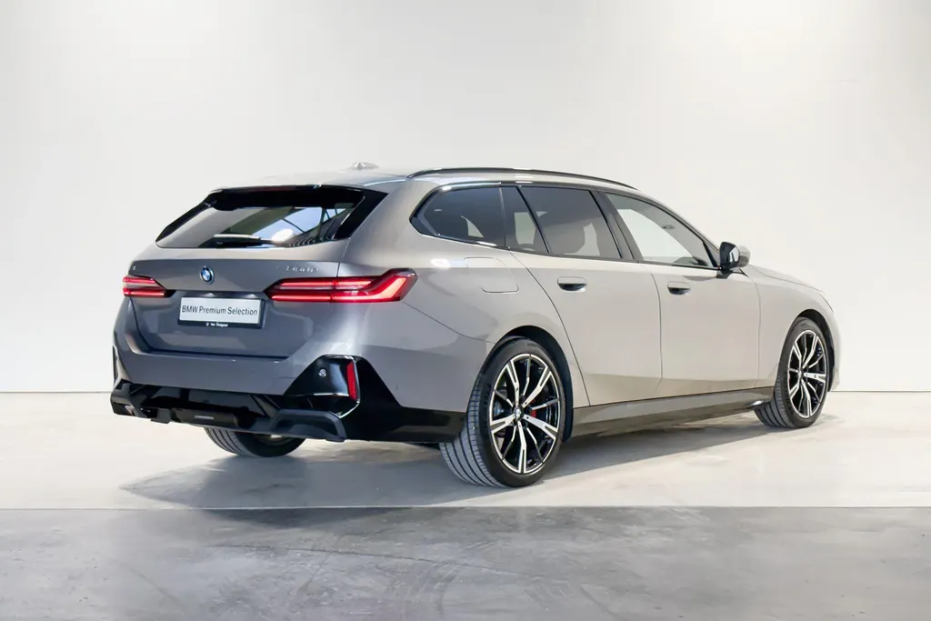BMW 5 Serie Touring 550e xDrive Innovation Pack M Sportpakket