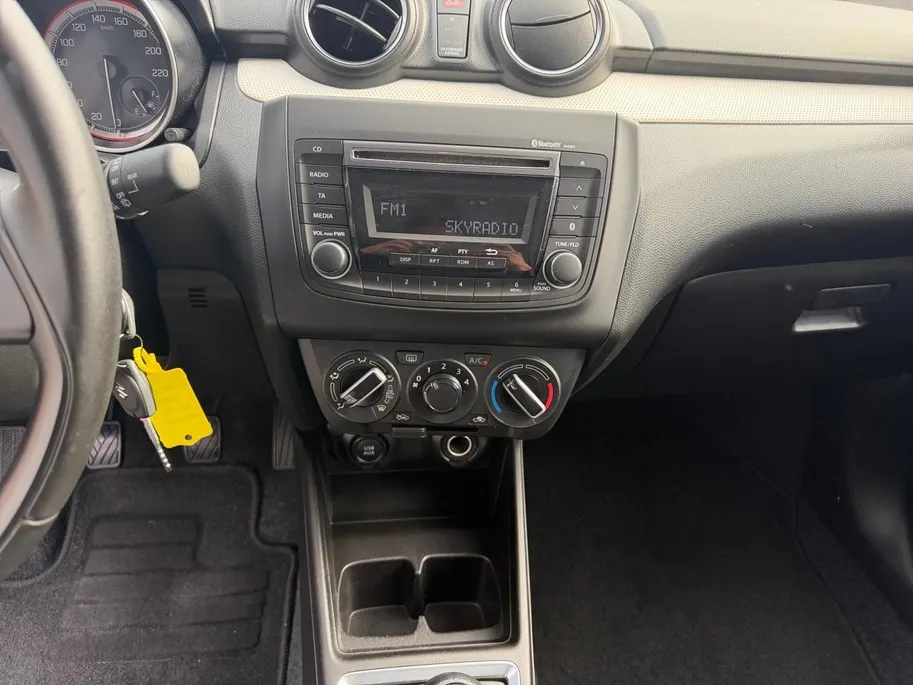 Suzuki Swift 1.2 Comfort Smart Hybrid | AIRCO | PARKEERSENSOREN | BLUETOOTH | 5 DEURS |