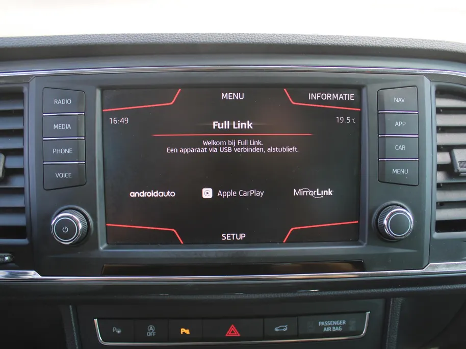 SEAT Ateca 1.0 EcoTSI Style | Navi | Clima | Elek. Trekhaak | Cruise adapt. | Elek. kofferklep | Camera | PDC | 17' LM | Stoelverwarming | Alcantara |