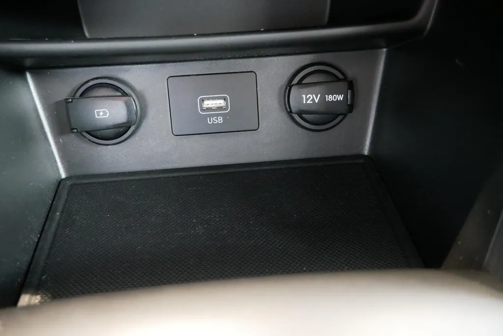 Hyundai Kona 1.6 GDI HEV Fashion | Parkeersensoren achter | Dodehoek sensoren | LM wielen | Climate controle | Adaptive cruise controle | Intelligente sleutel | Navigatie | Bluetooth | Zeer nette auto |