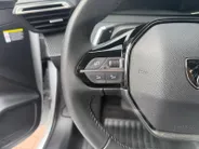 Peugeot 208 1.2 Hybrid 110 e-DCS6 Allure | Automaat | Parkeersensoren | Apple Carplay & Android Auto | Cruise Control | Bluetooth | 12 Maanden BOVAG Garantie