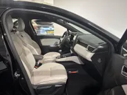 Renault Clio 100PK TCe Initiale Paris | 1e eigenaar | Bose Audio | Wit Leder | Armsteun | Climate Control | Camera | Apple CarPlay/Android Auto | Cruise Control | Lichtemetalen Velgen | Licht & Regen Sensor |