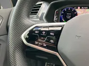Volkswagen Tiguan 1.5TSI/150PK R-Line DSG · Panoramadak · Harman Kardon sound · Apple/Android Car Play · Camera + Parkeersensoren