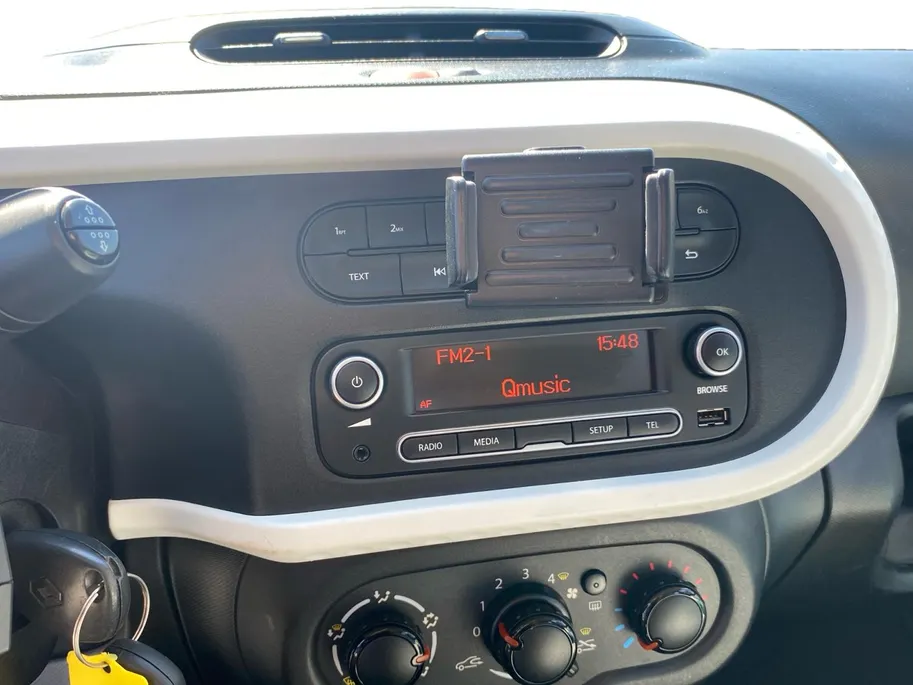Renault Twingo 5-deurs 1.0 SCe Expression NL auto | 2e eig | parkeersensoren | bluetooth | telefooncradle | etc.
