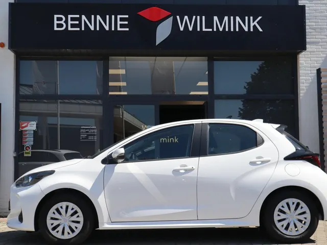 Toyota Yaris 1.5 Hybrid Active | Camera | Apple Carplay Android Auto (34000km