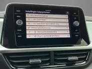 Volkswagen T-Roc 1.0 TSI 81KW/110PK Life Navigatie · Apple/Android Car Play · Camera + Parkeersensoren ·