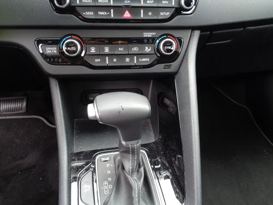 Kia Niro 1.6 GDi Hybrid DCT6 DynamicLine | Navi | Camera | Trekhaak | Cruise |