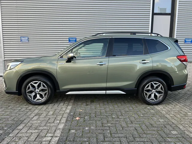 Subaru Forester 2.0i e-BOXER Luxury Automaat | Apple Carplay & Android Auto |