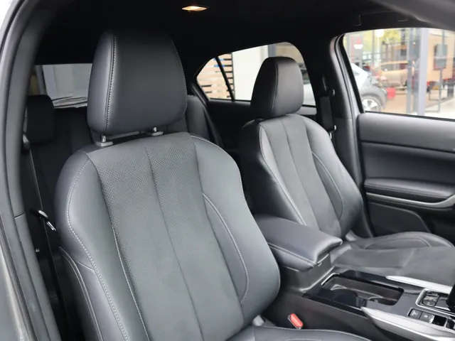 Mitsubishi Eclipse Cross 2.4 PHEV Executive Trekhaak | All Seasons | Adaptive Cruise