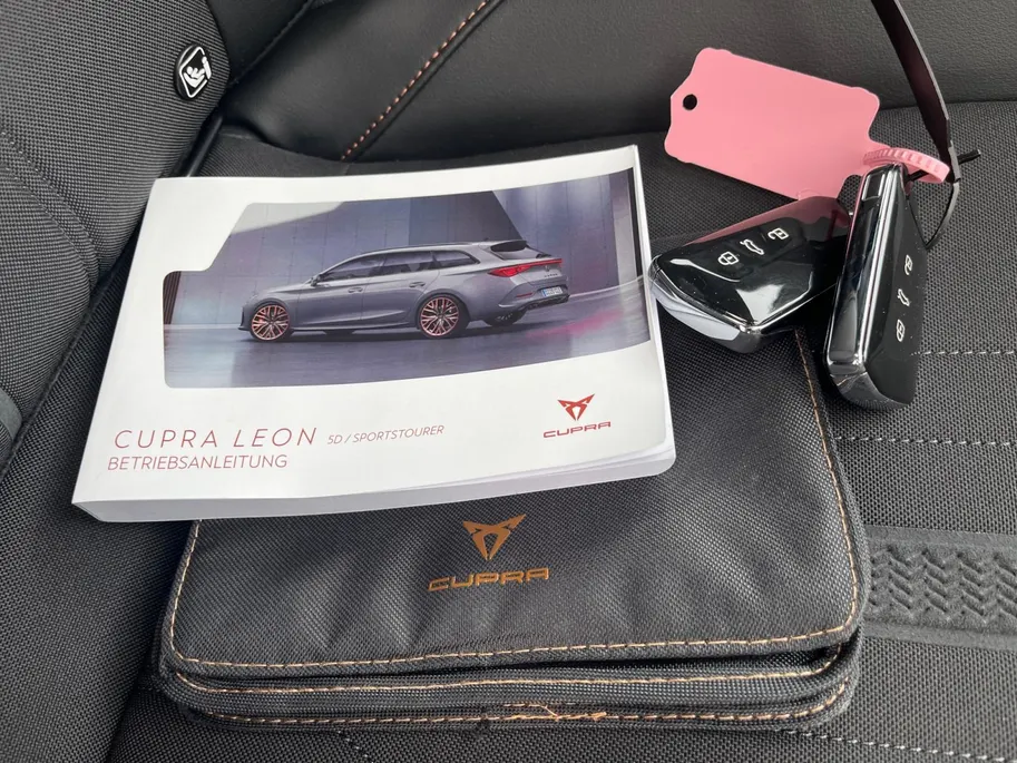 CUPRA Leon Sportstourer 1.4 e-Hybrid VZ Business | 19' LM | Apple Carplay en Android Auto | Climate Control | Cruise Control