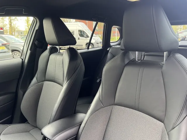 Toyota Corolla Cross Hybrid 140 Style | Premium pack | Stoel/Stuur verw | Blindspot