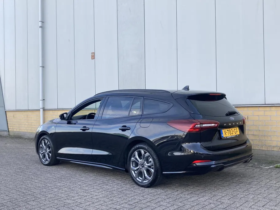 Ford Focus 1.0 EcoBoost Hybrid ST Line 125 pk Wagon GROOT NAVIGATIE-WINTERPAKKET-PRIVACY GLASS