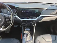 Kia Niro 1.6i Hybrid ExecutiveLine | Automaat | 1e Eigenaar | Dealer onderhouden | JBL | Schuif-/kanteldak | Cruise Control Adaptief | Leder | Stoelverwarming en verkoling | LM Velgen | Carplay | Camera | FabriekGarantie tot 2032