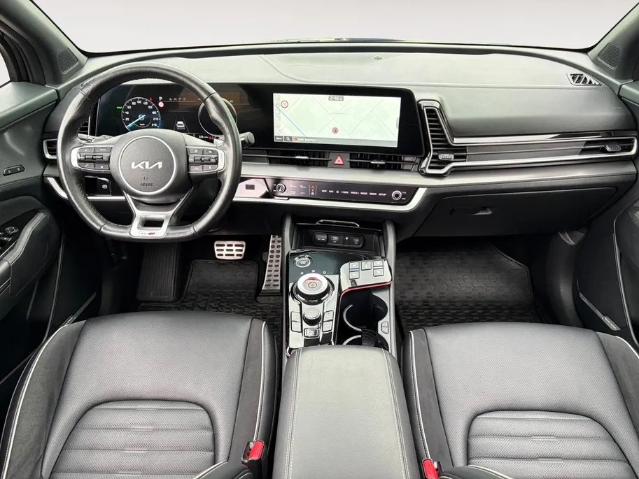 Kia Sportage 1.6 T-GDi Plug-in Hybrid AWD GT-PlusLine | EXCLUSIEVE UITVOERING | APPLE CARPLAY / ANDROID AUTO | PANO | ADAPT. CRUISE | STUUR/STOEL VERWARMING / VERKOELING | NAVI | 360° GRADEN | MEMORY SEATS | KAMELEON TINT |