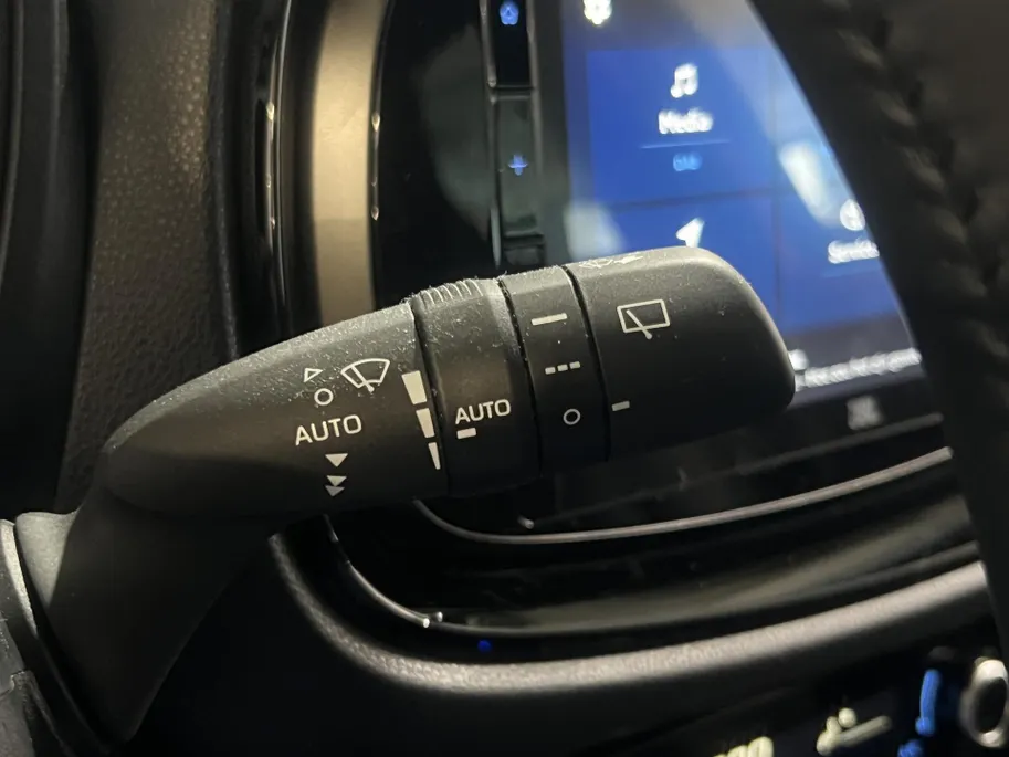 Toyota Aygo X 72PK VVT-i S-CVT Premium Automaat | 1e eigenaar | JBL Audio | Navi | Apple CarPlay/Android Auto | Adaptive Cruise Control | Licht & Regen Sensor | Lichtmetalen Velgen | Keyless Entry |