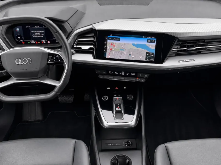 Audi Q4 Sportback e-tron 35 Launch edition 55 kWh 125kW/170PK · Panoramadak · Leder · Stoelverwarming · Apple/Android Car Play · Garantie t/m 17-10-2026 of 100000km.