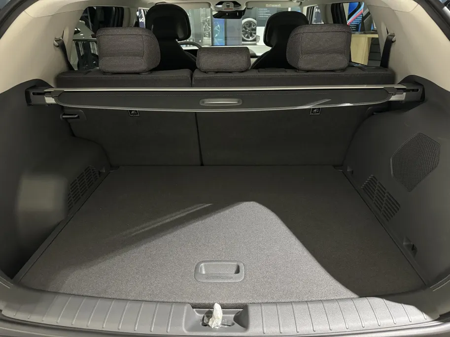 Kia EV3 Plus Advanced 58.3 kWh | NU IN DE SHOWROOM, MAAK NU EEN PROEFRIT!  Private Lease vanaf €429,- p.m. | Gratis Metallic Lak t.w.v. €750,- | Kia Financial lease met 2,99% Rente | 408Km WLTP | Navigatie | Adaptieve cruisecontrol | Stoel en stuur verwarming | K