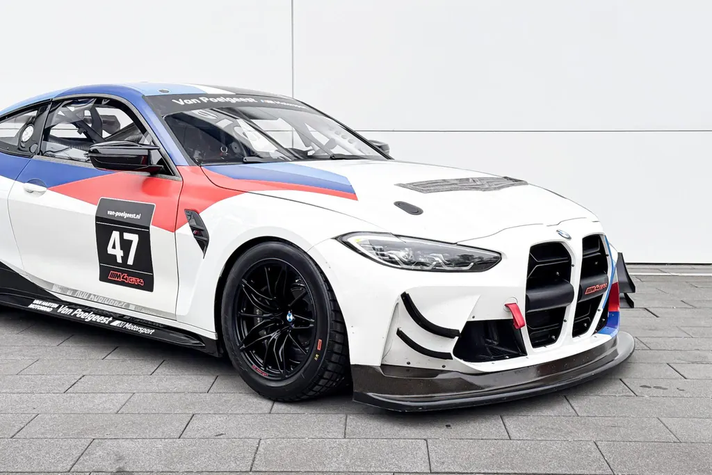 BMW M4 GT4 405kW