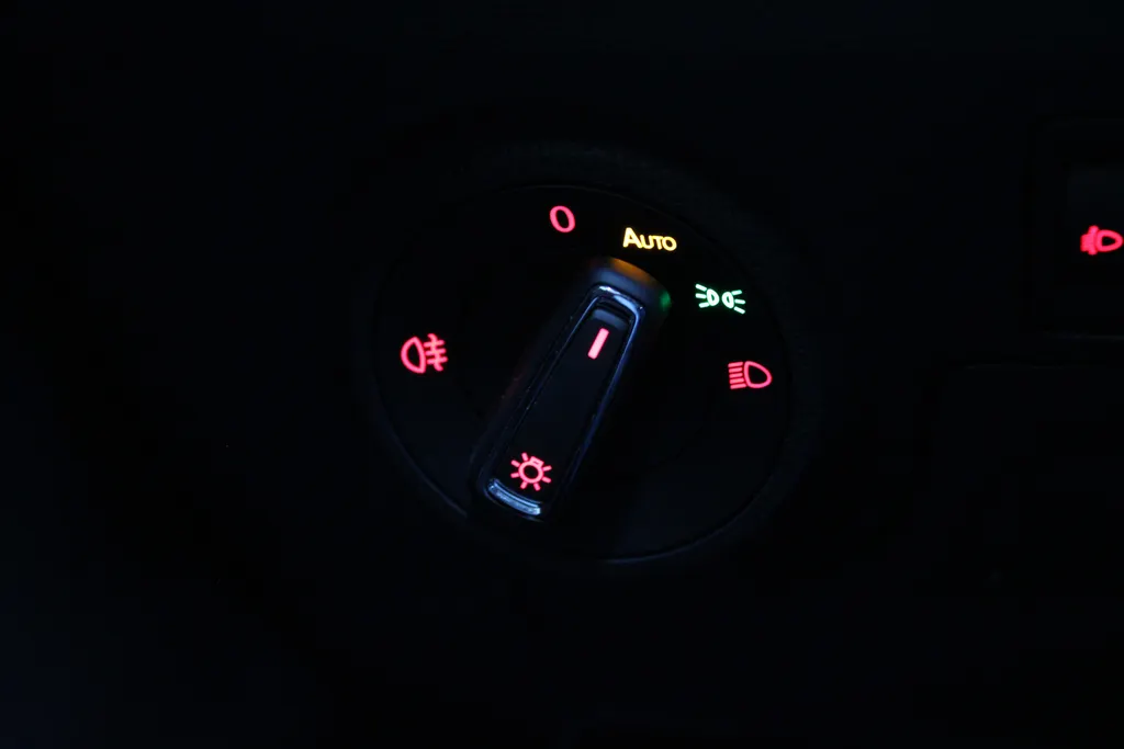 SEAT Ibiza 1.0 TSI Style Business Intense / Navigatie / Camera / Trekhaak /